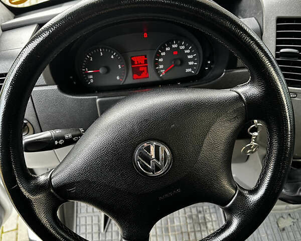 Белый Фольксваген Крафтер, объемом двигателя 0 л и пробегом 300 тыс. км за 17800 $, фото 19 на Automoto.ua