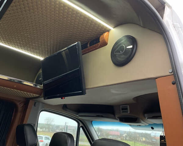 Білий Фольксваген Крафтєр, об'ємом двигуна 1.97 л та пробігом 450 тис. км за 17800 $, фото 12 на Automoto.ua