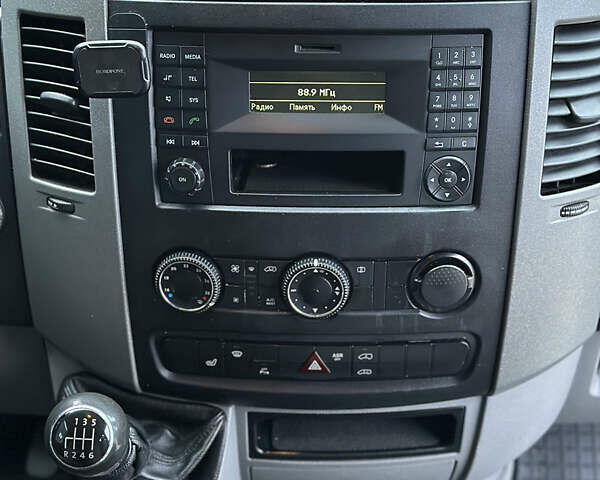 Білий Фольксваген Крафтєр, об'ємом двигуна 1.97 л та пробігом 398 тис. км за 18500 $, фото 15 на Automoto.ua