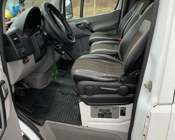 Білий Фольксваген Крафтєр, об'ємом двигуна 1.97 л та пробігом 450 тис. км за 17800 $, фото 14 на Automoto.ua