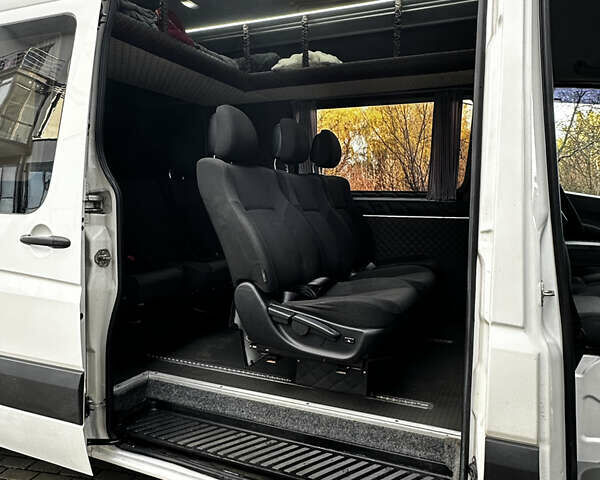 Белый Фольксваген Крафтер, объемом двигателя 0 л и пробегом 300 тыс. км за 17800 $, фото 31 на Automoto.ua