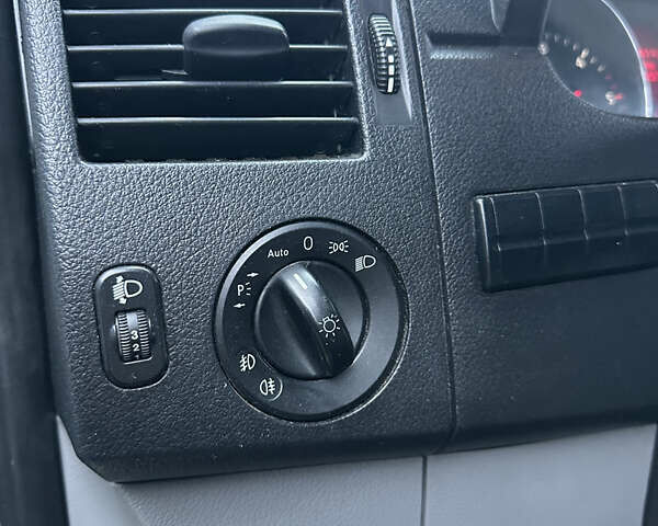 Білий Фольксваген Крафтєр, об'ємом двигуна 1.97 л та пробігом 398 тис. км за 18500 $, фото 19 на Automoto.ua