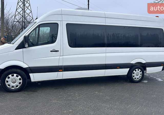 Белый Фольксваген Крафтер, объемом двигателя 2 л и пробегом 221 тыс. км за 23400 $, фото 1 на Automoto.ua