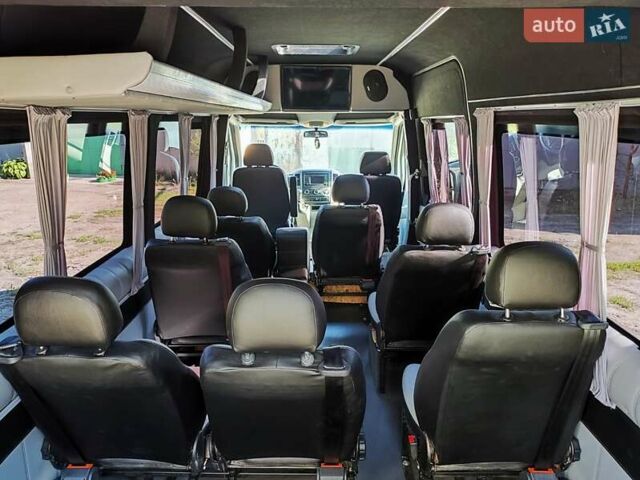 Белый Фольксваген Крафтер, объемом двигателя 1.97 л и пробегом 380 тыс. км за 23500 $, фото 4 на Automoto.ua