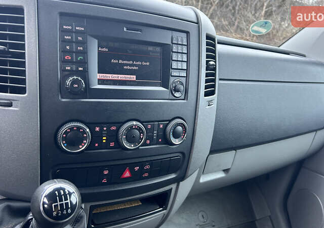 Белый Фольксваген Крафтер, объемом двигателя 2 л и пробегом 221 тыс. км за 23400 $, фото 16 на Automoto.ua