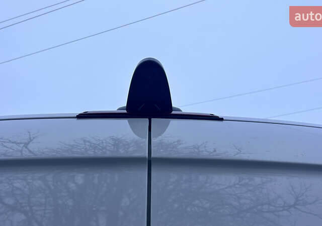 Белый Фольксваген Крафтер, объемом двигателя 2 л и пробегом 221 тыс. км за 23400 $, фото 9 на Automoto.ua