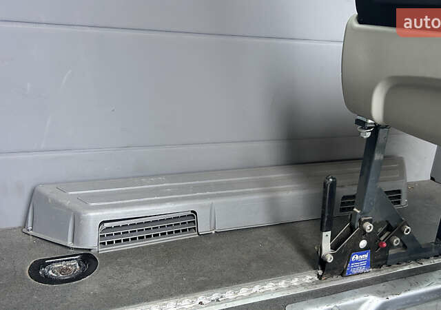 Белый Фольксваген Крафтер, объемом двигателя 2 л и пробегом 221 тыс. км за 23400 $, фото 19 на Automoto.ua