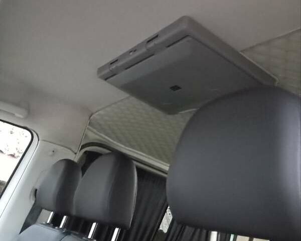 Білий Фольксваген Крафтєр, об'ємом двигуна 2 л та пробігом 250 тис. км за 30000 $, фото 6 на Automoto.ua