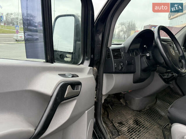 Черный Фольксваген Крафтер, объемом двигателя 2.46 л и пробегом 408 тыс. км за 6500 $, фото 8 на Automoto.ua