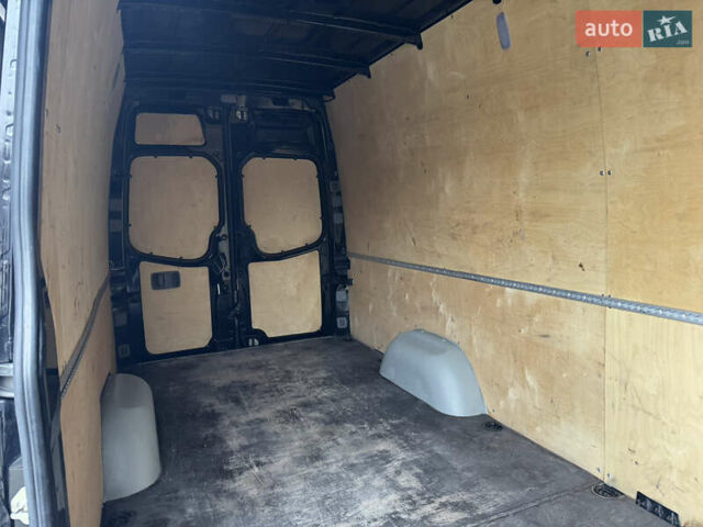 Черный Фольксваген Крафтер, объемом двигателя 1.97 л и пробегом 150 тыс. км за 13200 $, фото 6 на Automoto.ua