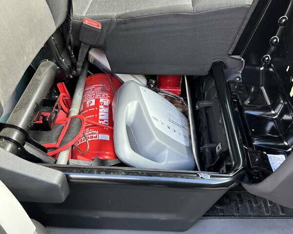 Черный Фольксваген Крафтер, объемом двигателя 1.97 л и пробегом 340 тыс. км за 24300 $, фото 14 на Automoto.ua