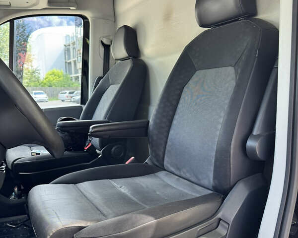 Фольксваген Крафтер 2018 в Черновцах на Automoto.ua Черный Фольксваген Крафтер, объемом двигателя 1.97 л и пробегом 550 тыс. км за 20999 $, фото 16 на Automoto.ua