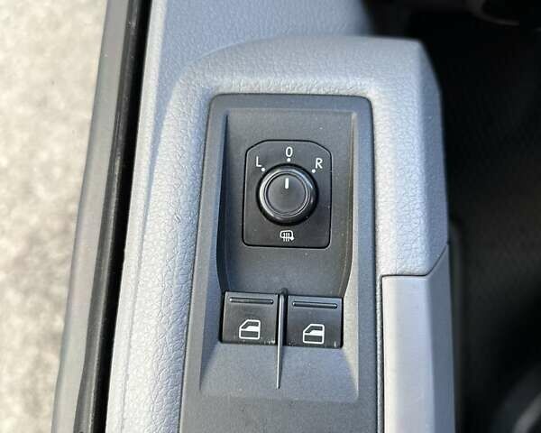 Черный Фольксваген Крафтер, объемом двигателя 1.97 л и пробегом 162 тыс. км за 20999 $, фото 24 на Automoto.ua