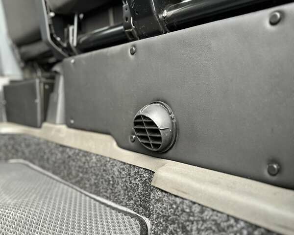 Черный Фольксваген Крафтер, объемом двигателя 1.97 л и пробегом 162 тыс. км за 20999 $, фото 12 на Automoto.ua