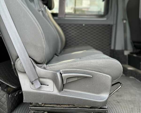 Черный Фольксваген Крафтер, объемом двигателя 1.97 л и пробегом 162 тыс. км за 20999 $, фото 33 на Automoto.ua