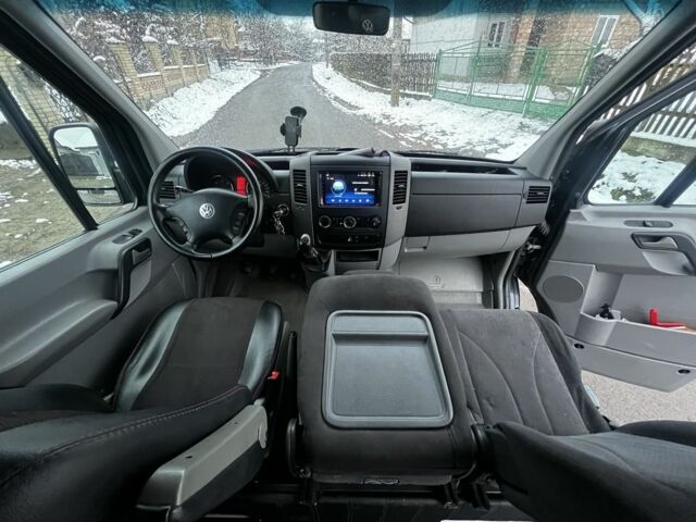 Черный Фольксваген Крафтер, объемом двигателя 2.5 л и пробегом 430 тыс. км за 13500 $, фото 6 на Automoto.ua