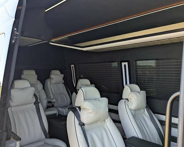 Черный Фольксваген Крафтер, объемом двигателя 1.97 л и пробегом 316 тыс. км за 32900 $, фото 13 на Automoto.ua