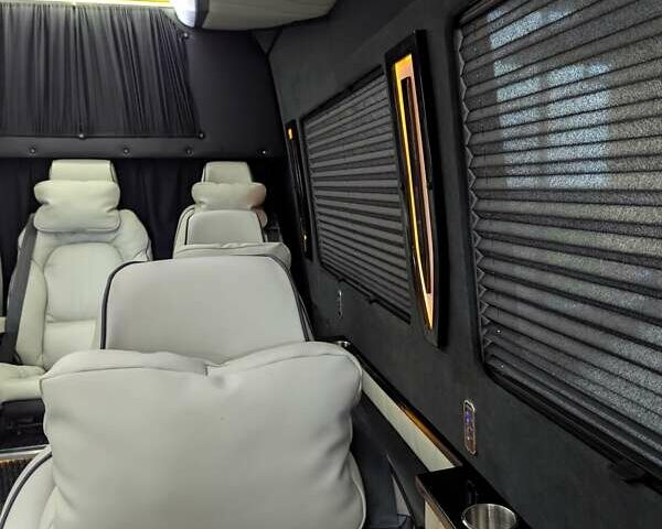 Черный Фольксваген Крафтер, объемом двигателя 1.97 л и пробегом 316 тыс. км за 32900 $, фото 4 на Automoto.ua