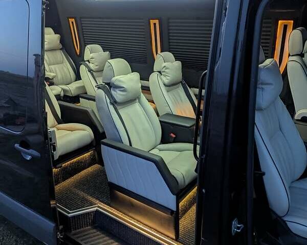 Черный Фольксваген Крафтер, объемом двигателя 1.97 л и пробегом 316 тыс. км за 32900 $, фото 11 на Automoto.ua