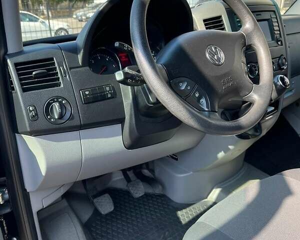 Чорний Фольксваген Крафтєр, об'ємом двигуна 1.97 л та пробігом 243 тис. км за 21280 $, фото 4 на Automoto.ua