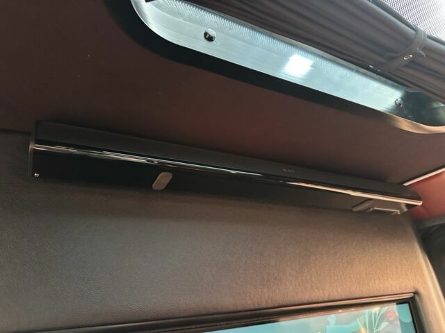 Черный Фольксваген Крафтер, объемом двигателя 2 л и пробегом 280 тыс. км за 35000 $, фото 19 на Automoto.ua