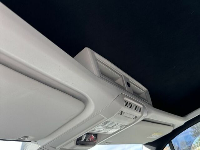 Черный Фольксваген Крафтер, объемом двигателя 2 л и пробегом 280 тыс. км за 35000 $, фото 14 на Automoto.ua