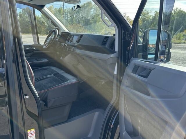 Черный Фольксваген Крафтер, объемом двигателя 2 л и пробегом 280 тыс. км за 35000 $, фото 10 на Automoto.ua