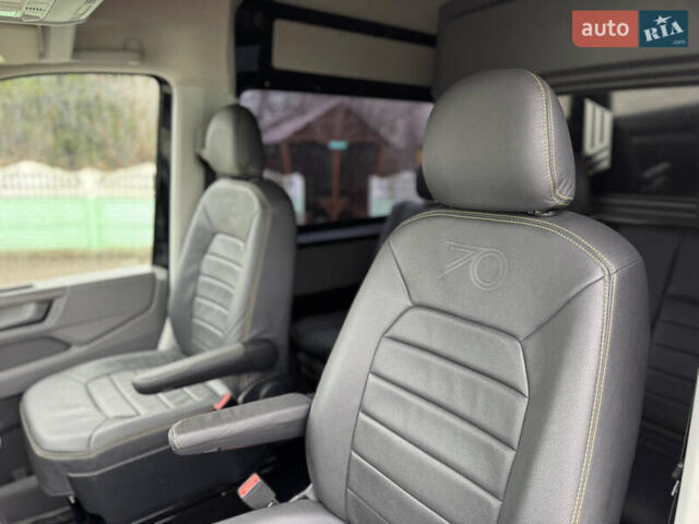 Черный Фольксваген Крафтер, объемом двигателя 2 л и пробегом 262 тыс. км за 25800 $, фото 56 на Automoto.ua