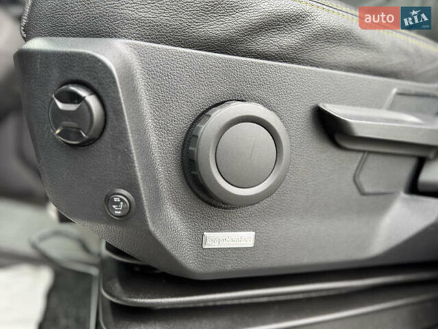 Черный Фольксваген Крафтер, объемом двигателя 2 л и пробегом 262 тыс. км за 25800 $, фото 54 на Automoto.ua