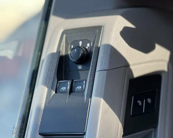 Коричневий Фольксваген Крафтєр, об'ємом двигуна 2 л та пробігом 171 тис. км за 23000 $, фото 79 на Automoto.ua