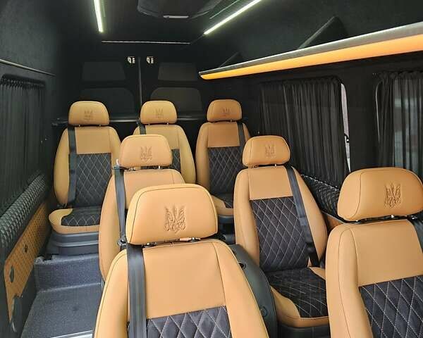 Коричневий Фольксваген Крафтєр, об'ємом двигуна 1.97 л та пробігом 400 тис. км за 27500 $, фото 4 на Automoto.ua