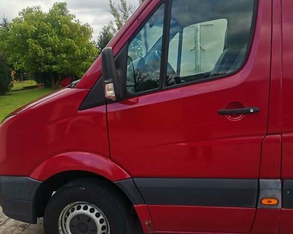 Красный Фольксваген Крафтер, объемом двигателя 2.5 л и пробегом 350 тыс. км за 10000 $, фото 4 на Automoto.ua