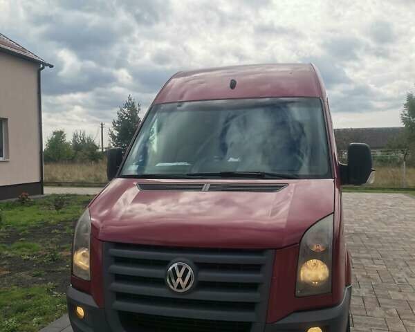 Красный Фольксваген Крафтер, объемом двигателя 2.5 л и пробегом 350 тыс. км за 10000 $, фото 2 на Automoto.ua