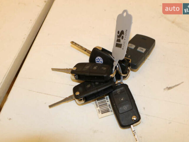 Красный Фольксваген Крафтер, объемом двигателя 0 л и пробегом 11 тыс. км за 33000 $, фото 6 на Automoto.ua