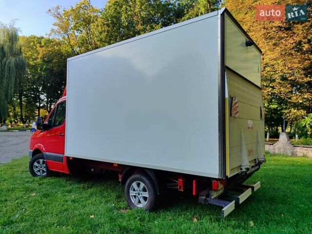 Красный Фольксваген Крафтер, объемом двигателя 1.97 л и пробегом 172 тыс. км за 16999 $, фото 3 на Automoto.ua
