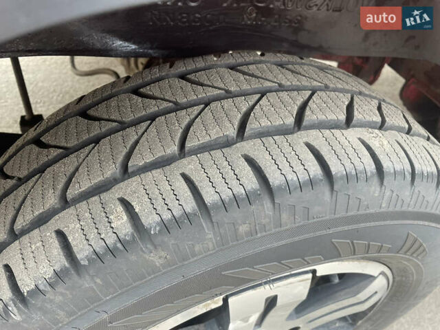 Красный Фольксваген Крафтер, объемом двигателя 2.46 л и пробегом 686 тыс. км за 12500 $, фото 7 на Automoto.ua