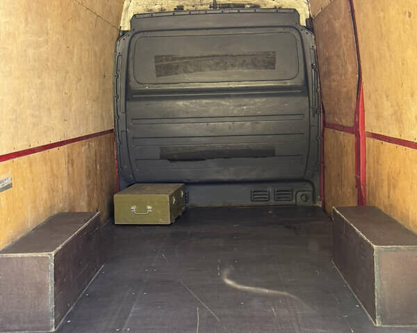 Красный Фольксваген Крафтер, объемом двигателя 2.46 л и пробегом 443 тыс. км за 14900 $, фото 23 на Automoto.ua