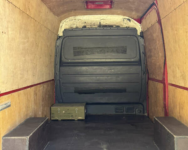 Красный Фольксваген Крафтер, объемом двигателя 2.46 л и пробегом 443 тыс. км за 14900 $, фото 24 на Automoto.ua