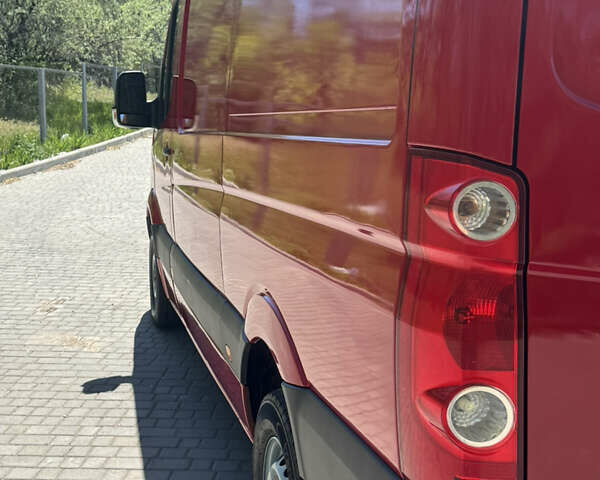 Красный Фольксваген Крафтер, объемом двигателя 2.46 л и пробегом 443 тыс. км за 14900 $, фото 4 на Automoto.ua