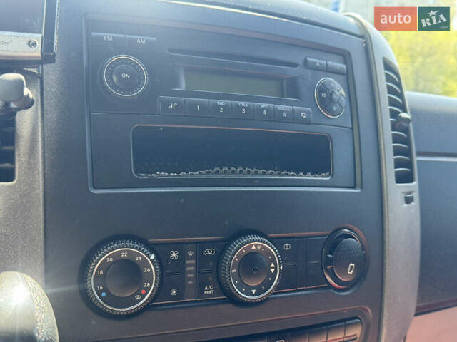 Красный Фольксваген Крафтер, объемом двигателя 2.46 л и пробегом 443 тыс. км за 14900 $, фото 27 на Automoto.ua