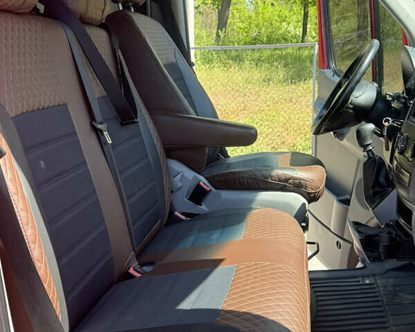 Красный Фольксваген Крафтер, объемом двигателя 2.46 л и пробегом 443 тыс. км за 14900 $, фото 38 на Automoto.ua