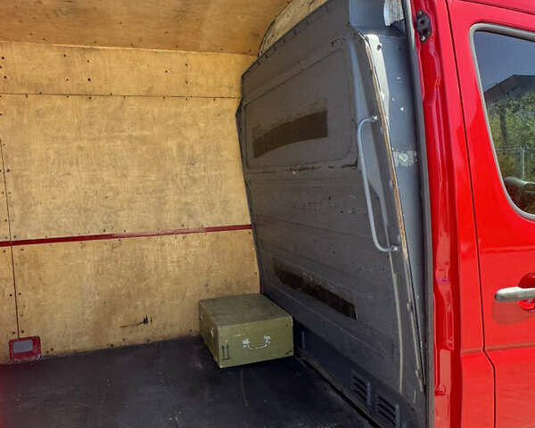 Красный Фольксваген Крафтер, объемом двигателя 2.46 л и пробегом 443 тыс. км за 14900 $, фото 37 на Automoto.ua