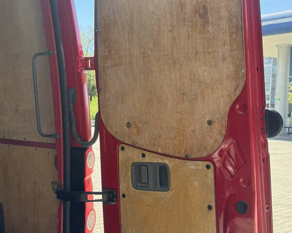 Красный Фольксваген Крафтер, объемом двигателя 2.46 л и пробегом 443 тыс. км за 14900 $, фото 33 на Automoto.ua