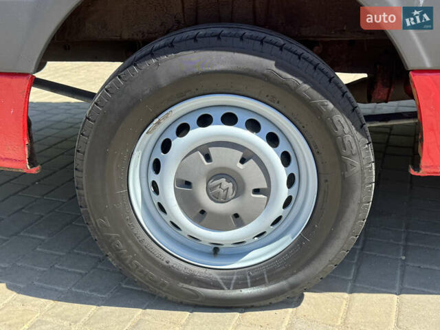 Красный Фольксваген Крафтер, объемом двигателя 2.46 л и пробегом 443 тыс. км за 14900 $, фото 9 на Automoto.ua