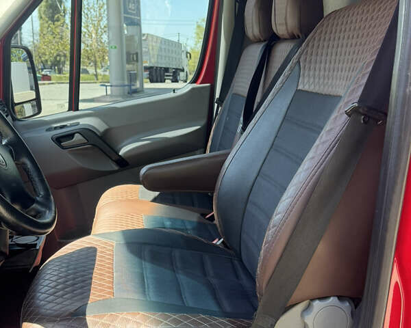 Красный Фольксваген Крафтер, объемом двигателя 2.46 л и пробегом 443 тыс. км за 14900 $, фото 19 на Automoto.ua