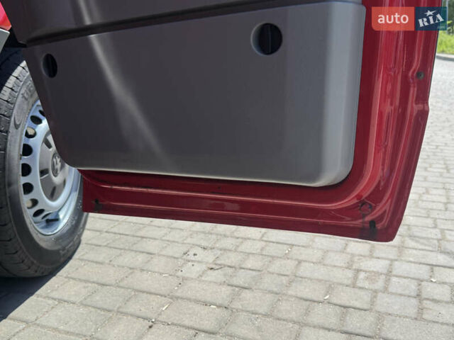 Красный Фольксваген Крафтер, объемом двигателя 2.46 л и пробегом 443 тыс. км за 14900 $, фото 41 на Automoto.ua