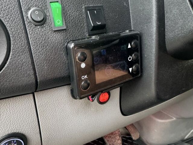 Червоний Фольксваген Крафтєр, об'ємом двигуна 2 л та пробігом 600 тис. км за 12300 $, фото 10 на Automoto.ua