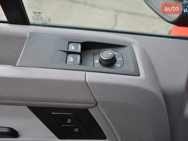 Фольксваген Крафтер 2019 в Киеве на Automoto.ua Красный Фольксваген Крафтер, объемом двигателя 1.97 л и пробегом 106 тыс. км за 35500 $, фото 63 на Automoto.ua