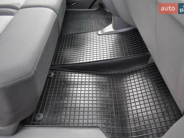 Фольксваген Крафтер 2019 в Киеве на Automoto.ua Красный Фольксваген Крафтер, объемом двигателя 1.97 л и пробегом 106 тыс. км за 35500 $, фото 48 на Automoto.ua