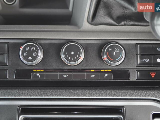 Фольксваген Крафтер 2019 в Киеве на Automoto.ua Красный Фольксваген Крафтер, объемом двигателя 1.97 л и пробегом 106 тыс. км за 35500 $, фото 65 на Automoto.ua